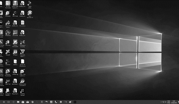Como resolver a tela preto e branco no Windows 10
